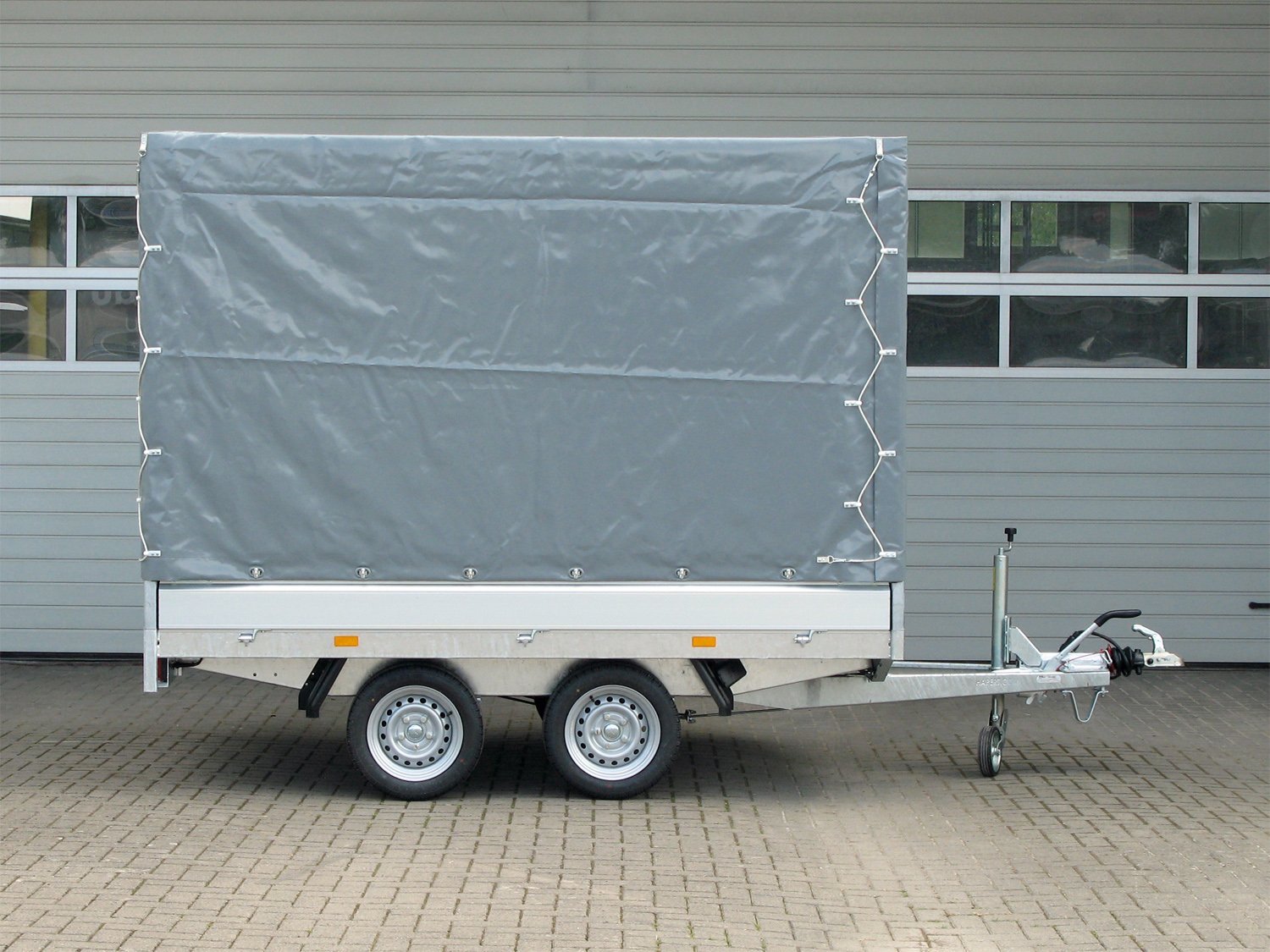 Remorque plateau Hapert Azure H-2 2700 4050 × 2000 mm avec bâche haute 2000 mm