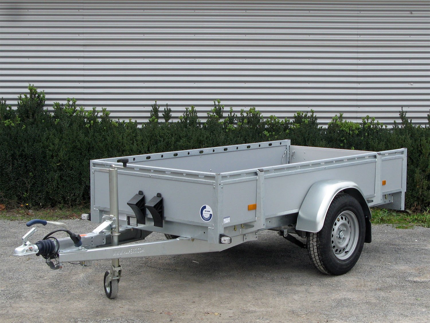 Remorque utilitaire Hapert Azure L-1 1500 kg à ridelles multiplex