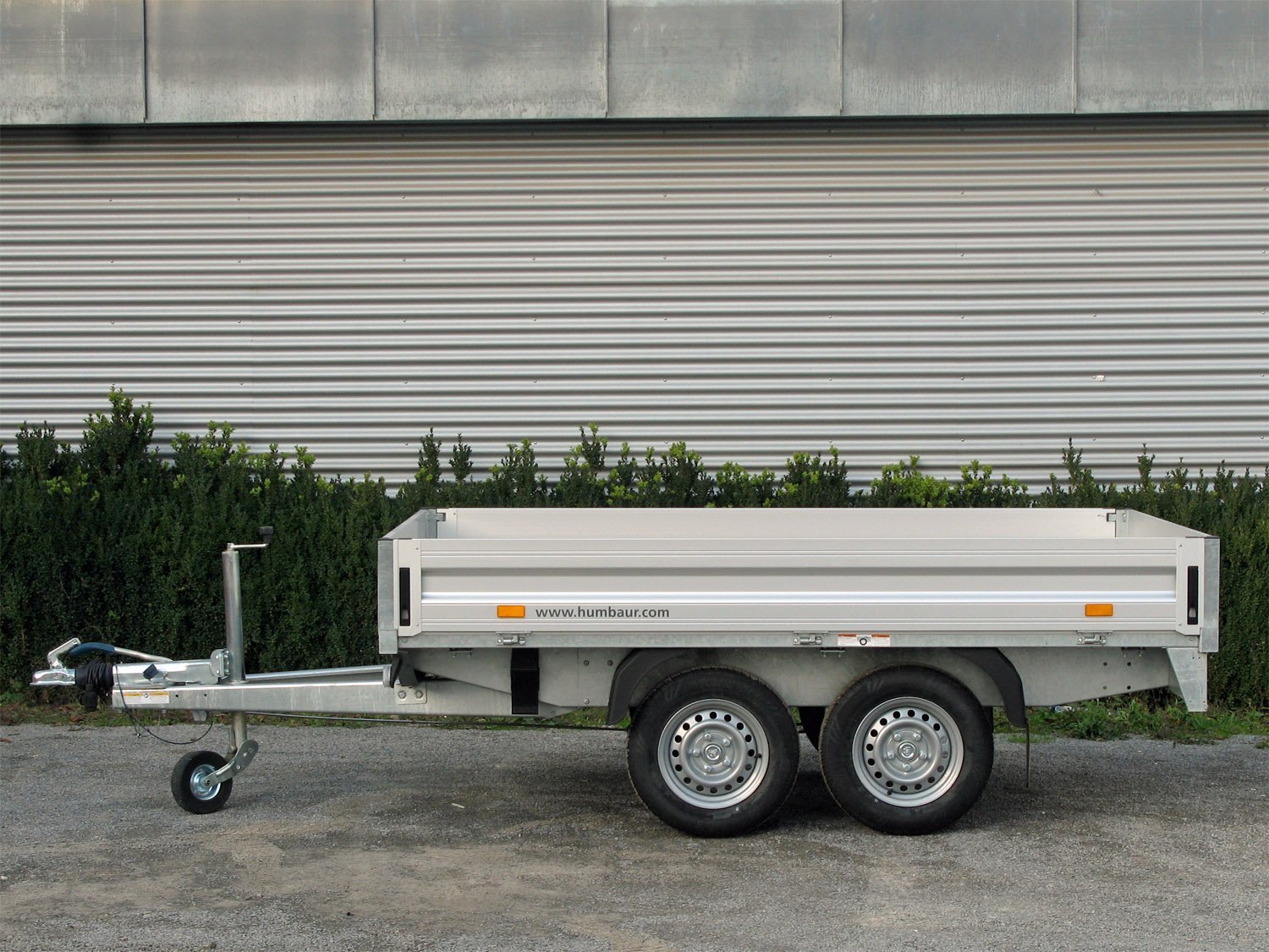 Remorque plateau Humbaur HT303118 3000 kg avec 10 anneaux d’arrimage