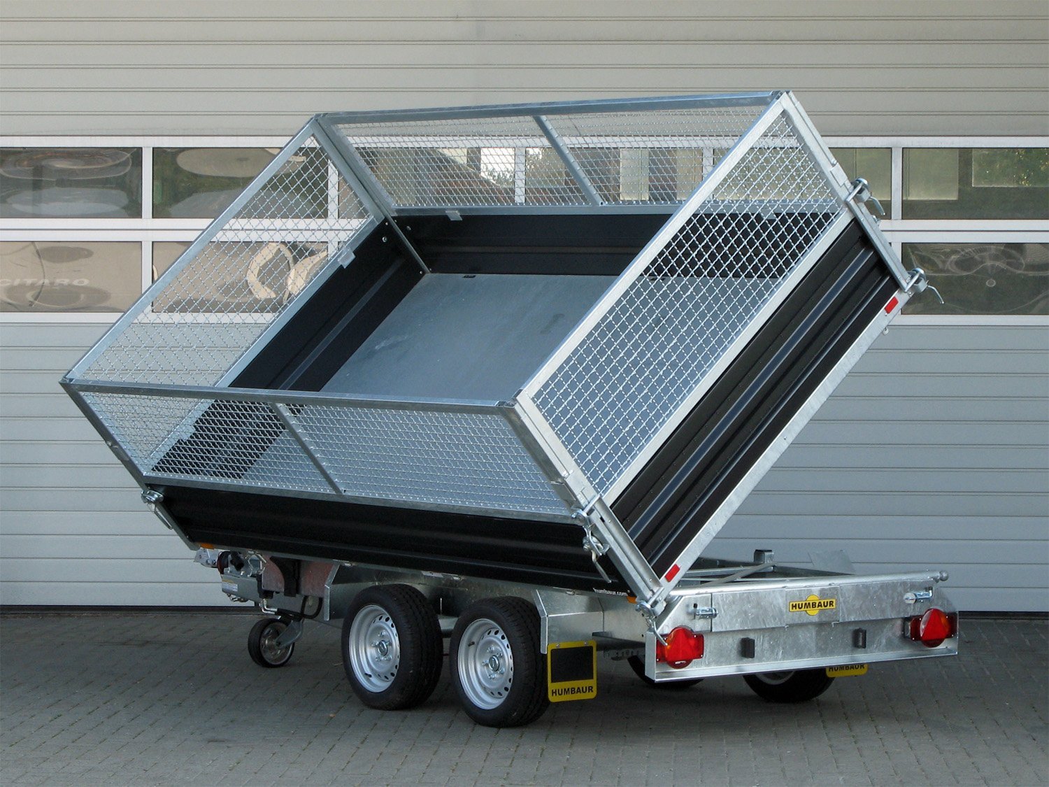 Remorque tribenne Humbaur HTK 3000.31 acier avec pompe électrique et rehausse grillagée 800 mm