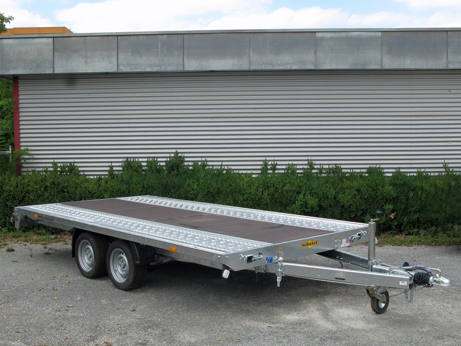 Remorque porte-voiture Humbaur MTK 354722 à plancher central fermé