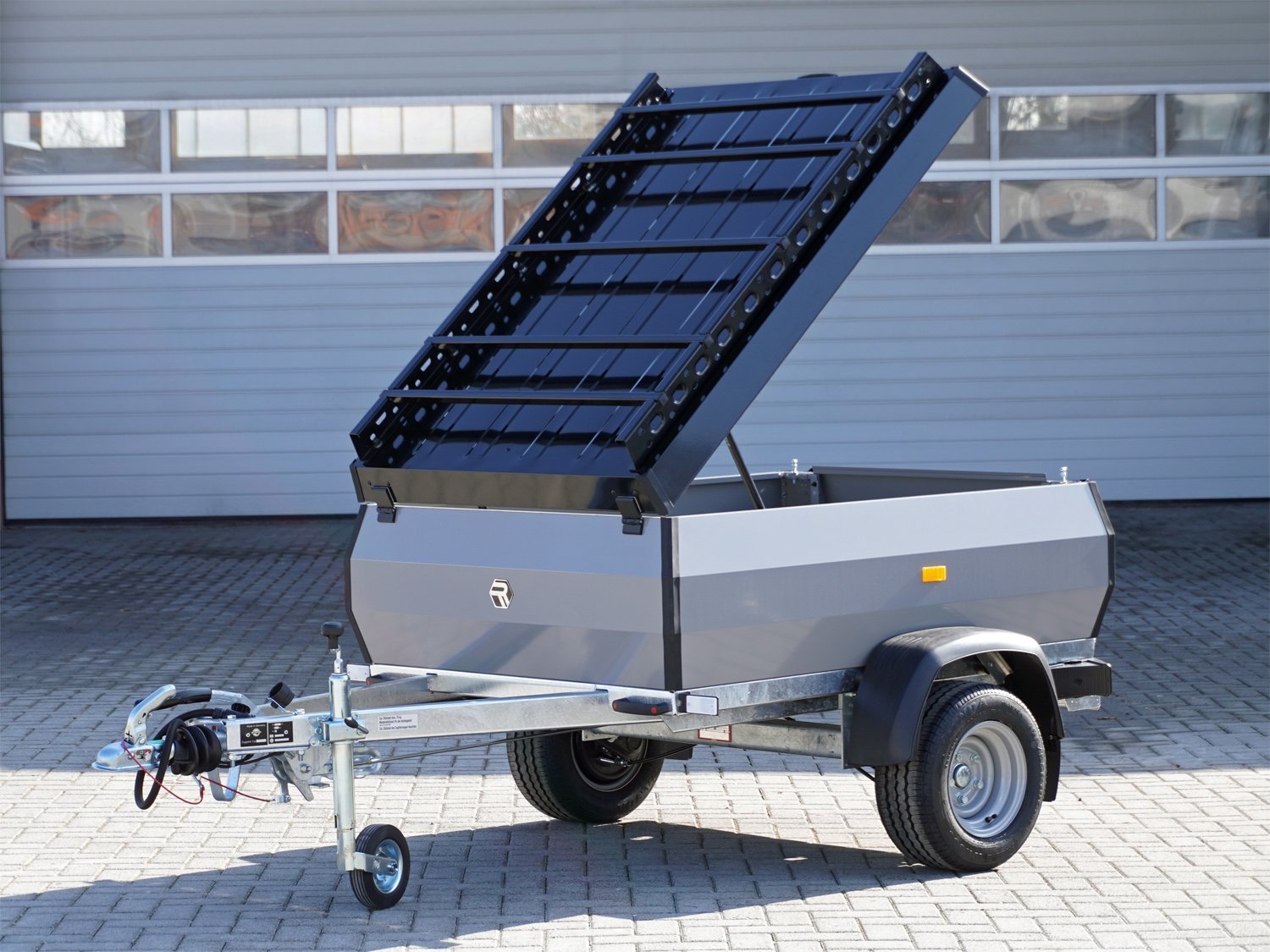 Remorque utilitaire STEMA RETRO DELUXE 750 kg gris poussière avec couvercle et galerie